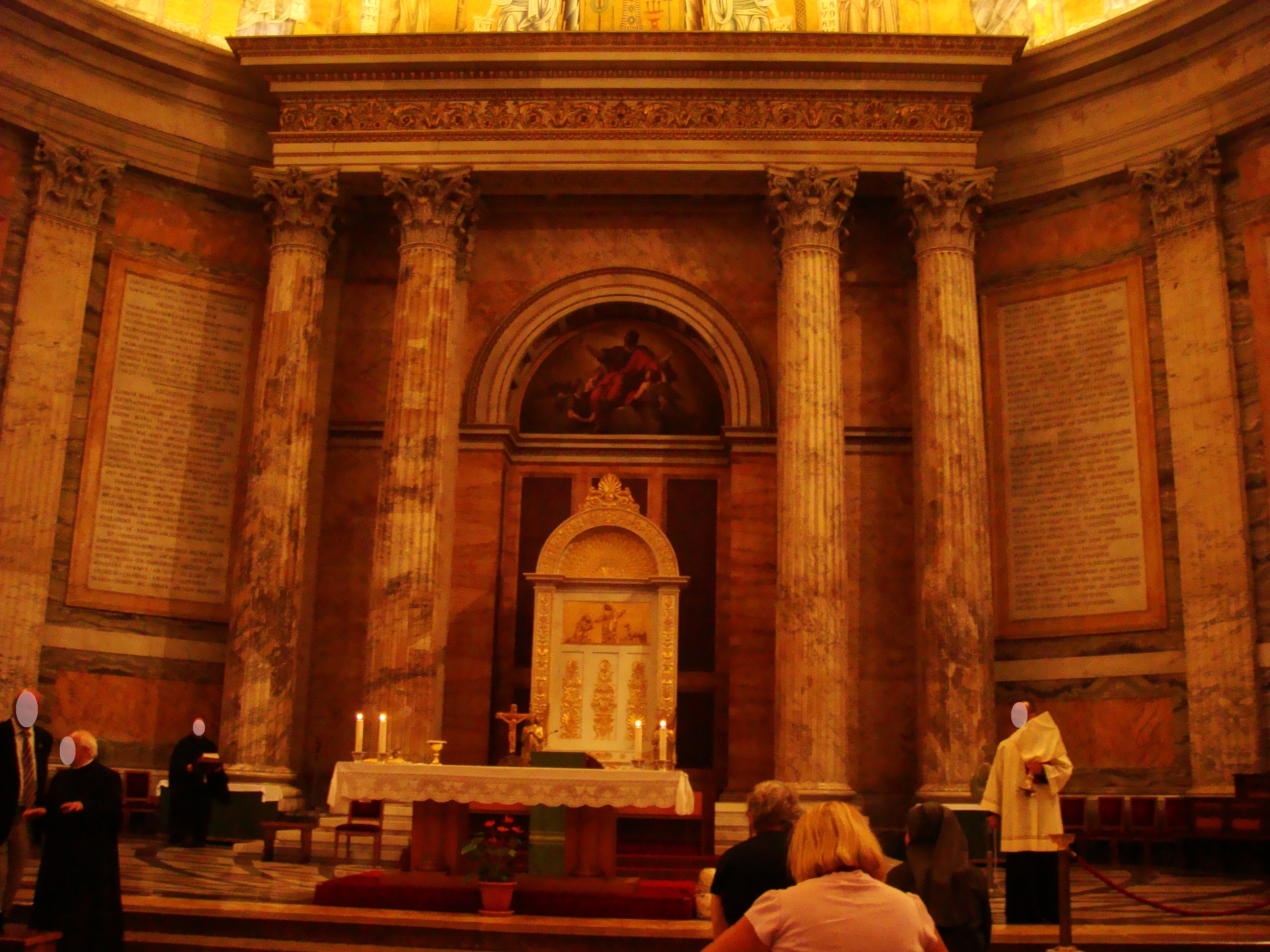 城牆外聖保羅大教堂